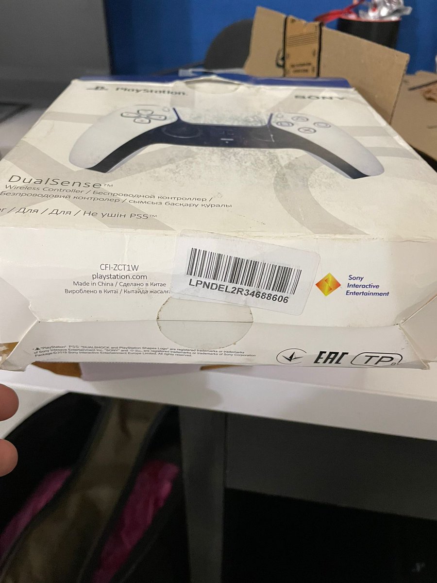 kaulsumit's tweet photo. @amazonIN @amazon Horrible experience with Amazon IN, PS5 controller Order # 404-8560199-4160354. Received an old PS dusty controller, followed up multiple times with Amazon customer care and they keep on saying we will investigate, more than 7 days passed. Can someone help? https://t.co/eiWDiaCsiQ