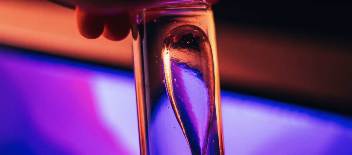 ecomnewsmed's tweet image. ⚙️ L'#Algérie dynamise son secteur pétrolier ! Le pays prévoit une première usine de production de lubrifiants à #Sayada, pour se positionner sur le marché africain en croissance.  bit.ly/3TVgdrX