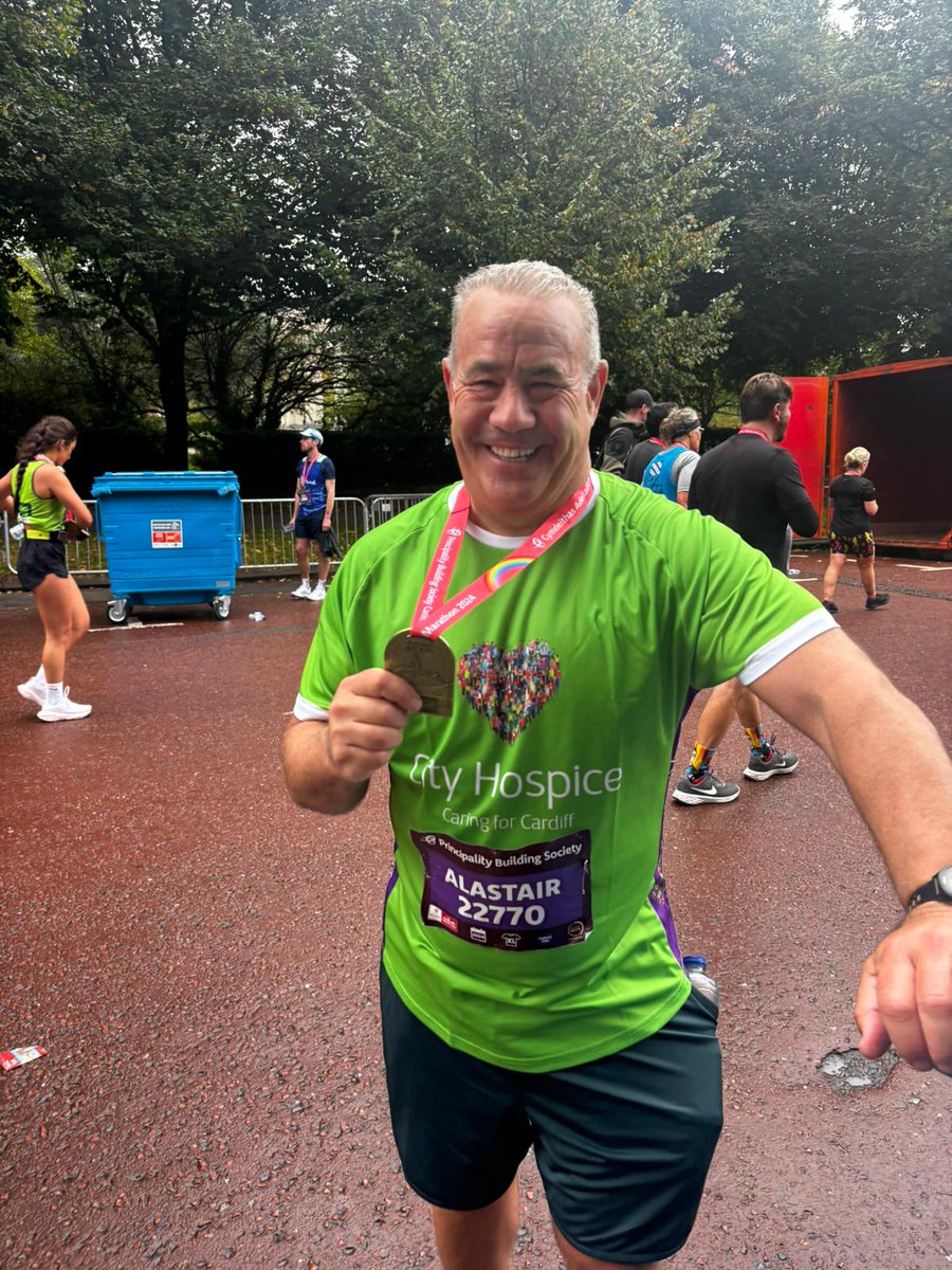 EffComPR's tweet image. Congratulations to Alastair and Lisa for completing the @cardiffhalf yesterday in aid of @cityhospice! 👏

If you’d like to show your support you can donate via our JustGiving page: justgiving.com/page/effective…

#RunTheDiff #TeamHospice