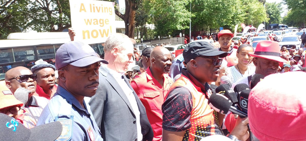 _cosatu's tweet photo. Representatives from employers are not on truck Worker's truck to receive the memorandum of workers in Sandton #NoToHighInterestRates @eNCA #Socialism https://t.co/a3pUKUVo74