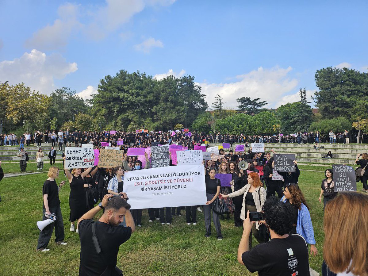 FKFYildizTeknik's tweet image. Son günlerde yaşanan kadın cinayetlerine karşı YTÜ öğrencileri olarak bir araya geldik. Kadın cinayetlerinin olmadığı; eşit, özgür, laik bir ülkeyi kurana kadar mücadeleye devam edeceğiz!

#ytu #fkf