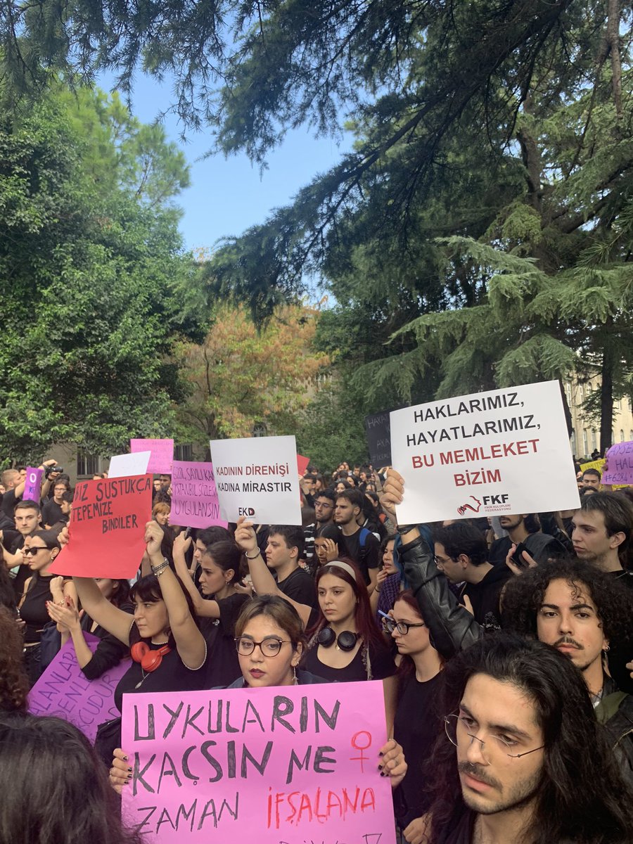 FKFYildizTeknik's tweet image. Son günlerde yaşanan kadın cinayetlerine karşı YTÜ öğrencileri olarak bir araya geldik. Kadın cinayetlerinin olmadığı; eşit, özgür, laik bir ülkeyi kurana kadar mücadeleye devam edeceğiz!

#ytu #fkf