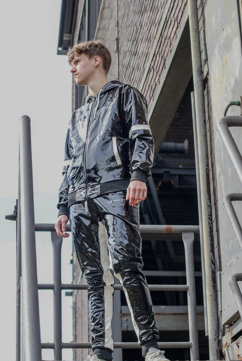 It‘s Shiny Time 😈😜

#shiny #pvc #kinky #twink #boy #twinkboy #suit #gayboy #blondtwink #kinkytwink