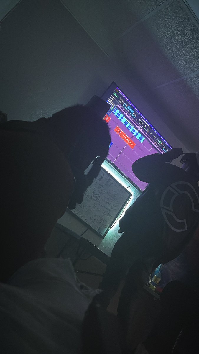 ksixbrokeasfk's tweet photo. #fastlivin https://t.co/hfTgKet69z