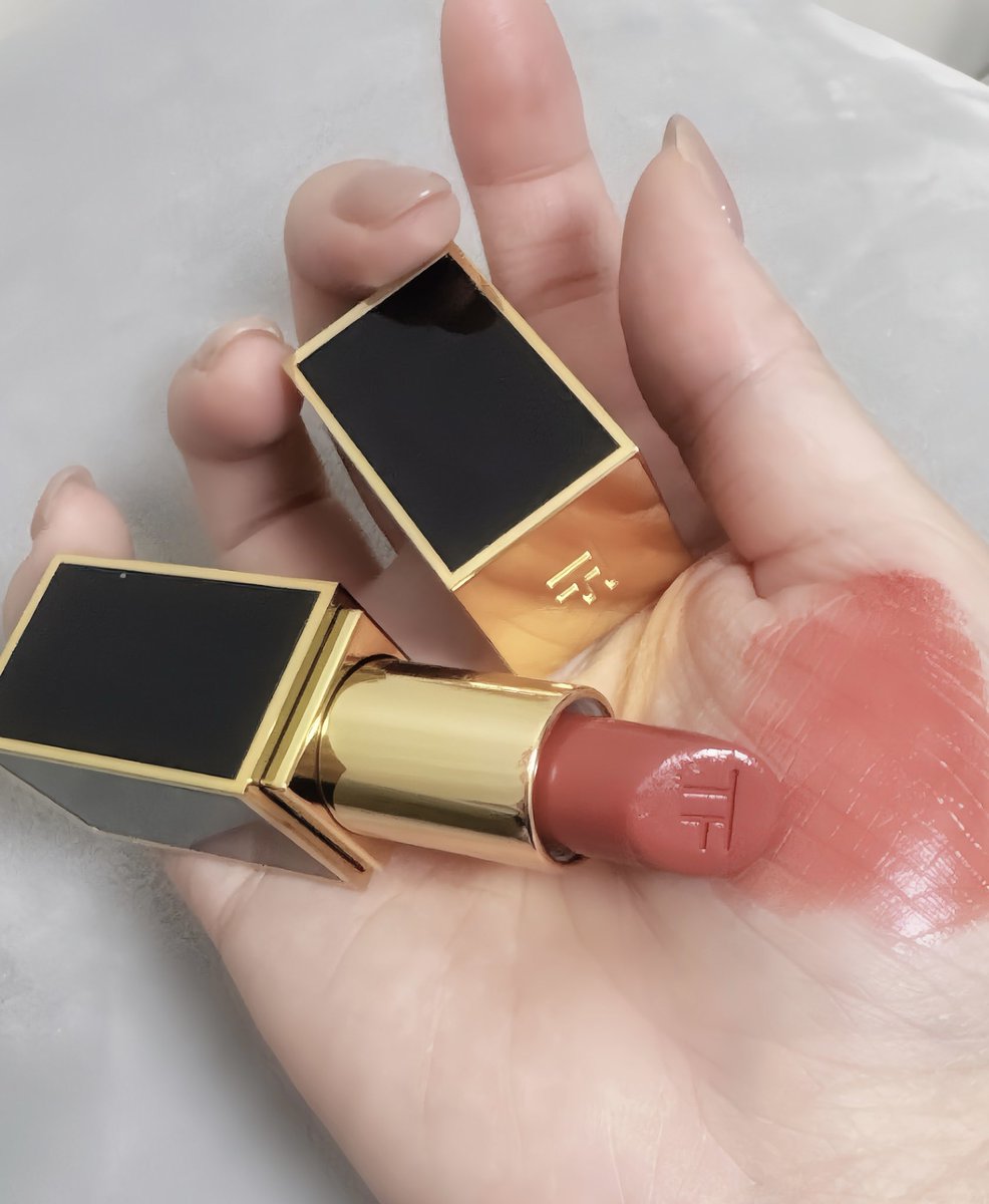 トム フォードのリップ06番オン リピートがあり得んほど可愛い