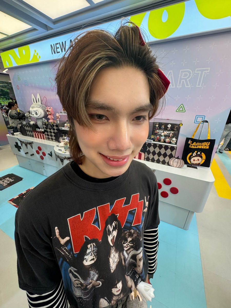 Bbosssamusi tweet media