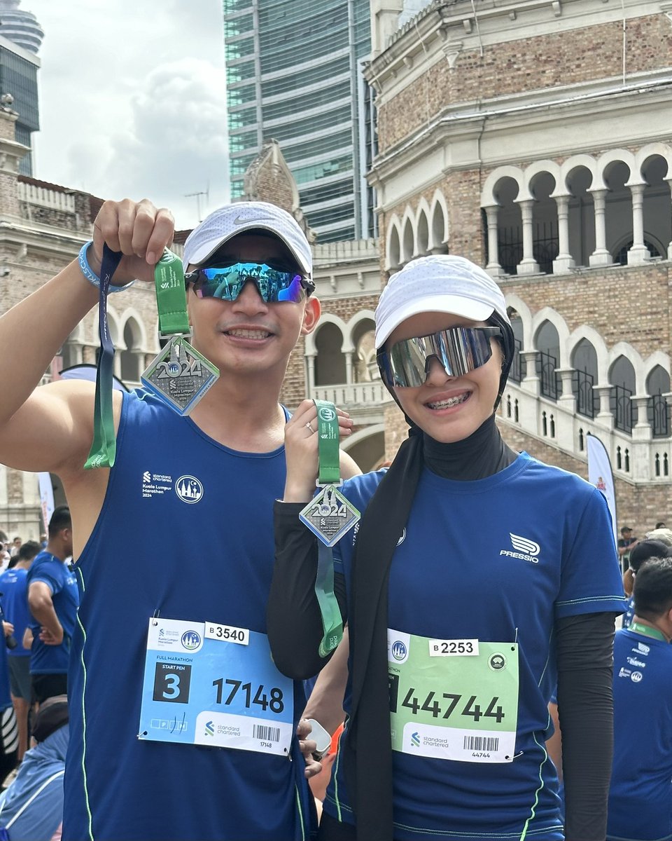 farhanwmf's tweet photo. From this, to this. 3rd year baru jumpa jodoh di depan 🙂‍↔️
@twtjogging https://t.co/zFfG0xdD2K