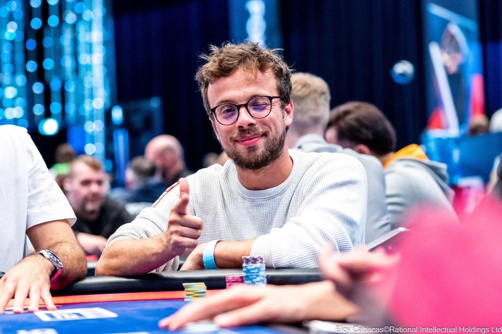 L'Amateur de Poker (@jetonsethommes) on Twitter photo Dans la tête d’un pro avec <a href="/RomainLewis/">Romain Lewis</a> ! L’épisode 3 est dispo ⤵️
lamateurdepoker.fr/2024/10/07/dan… Dans la tête d’un pro avec <a href="/RomainLewis/">Romain Lewis</a> ! L’épisode 3 est dispo ⤵️
lamateurdepoker.fr/2024/10/07/dan…