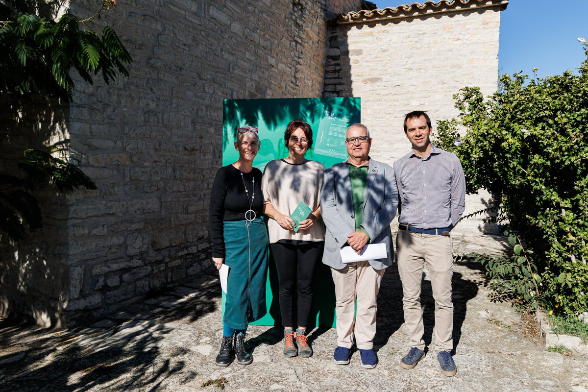 ccsegarra's tweet photo. 💚 La VI edició del Festival SegaMots, l'art de contar contes, torna a caminar de bracet amb el patrimoni material de la #Segarra
👉Entre el 18 i el 20 d’octubre el SegaMots farà ruta per poblacions de la comarca 👇
Consulta la programació al web 🔗 https://t.co/wpCDpmsxlm https://t.co/fC363zWHcB