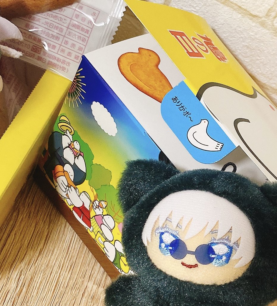 大好きな🕊サブレさん☺️✨

お菓子のデザインで多分1番くらいに好きです。(切り絵作った程です😂) 
