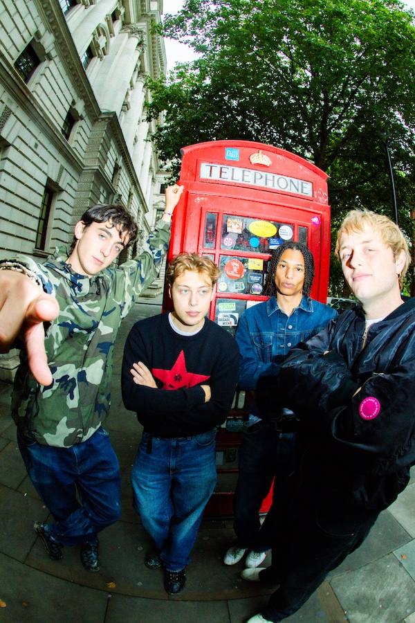 CLASH (@clashmagazine) on Twitter photo .<a href="/sterlingpress_/">Sterling Press</a> share riotous new single 'London Girls' - a blast of brief but thrilling indie pop...
clashmusic.com/news/sterling-… .<a href="/sterlingpress_/">Sterling Press</a> share riotous new single 'London Girls' - a blast of brief but thrilling indie pop...
clashmusic.com/news/sterling-…
