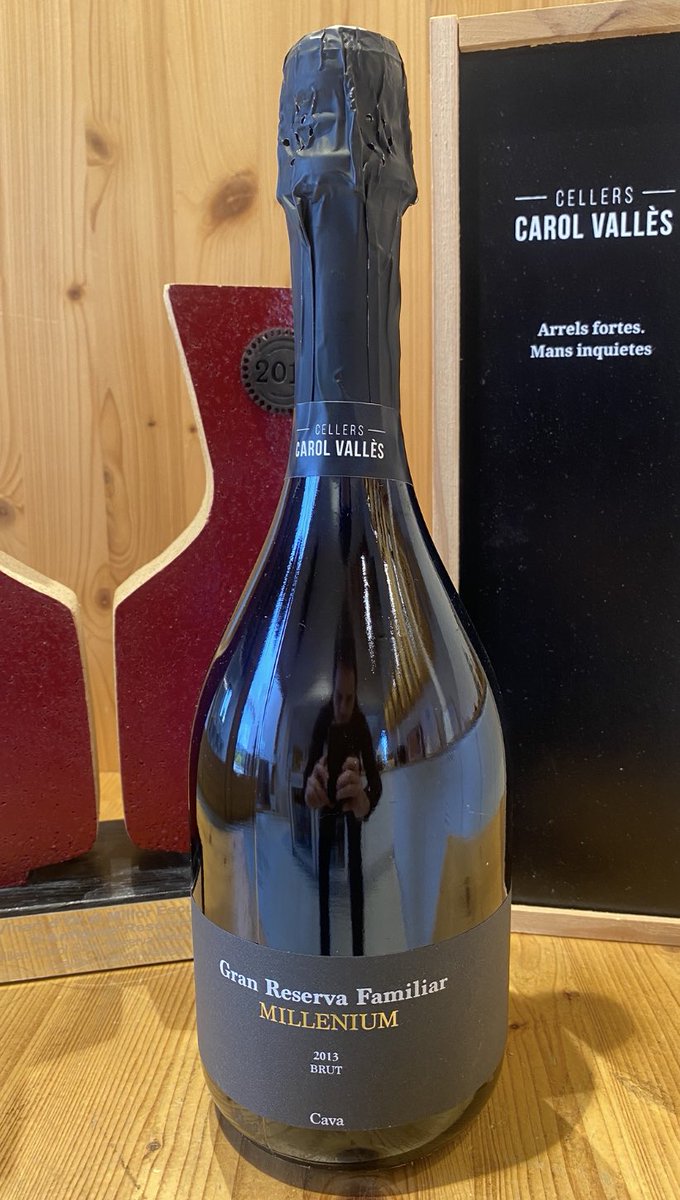 👋 Tot té un inici i un final.

🍾 Últimes ampolles del Gran Reserva Familiar de l’anyada del 2013.

⛓️‍💥 El podeu aconseguir a la nostra botiga online: cellerscarol.com/producte/gran-…