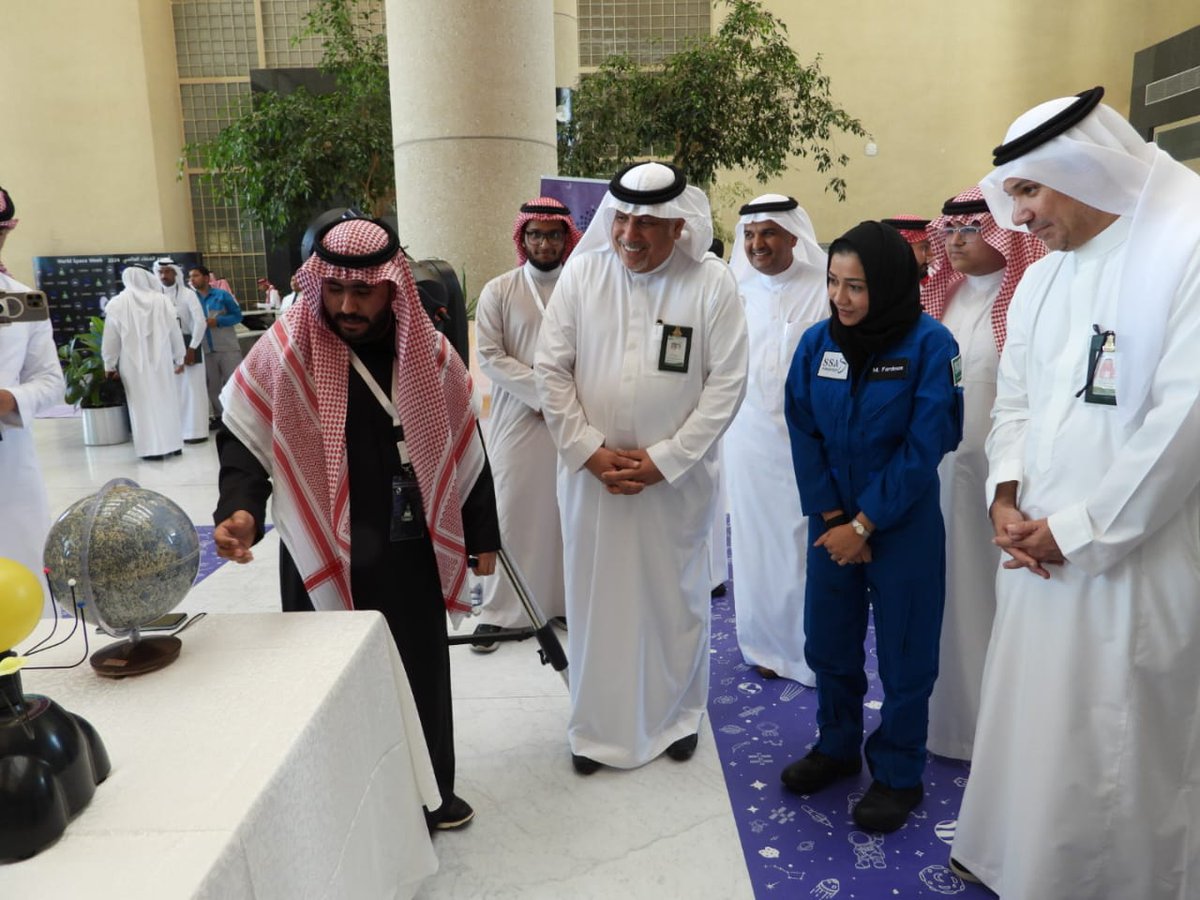يوم استثنائي في #أسبوع_الفضاء  تشرفنا اليوم بزيارة رواد الفضاء الذين أخذونا في رحلة بين النجوم وألهمونا بشغفهم. شكرًا لكل من شارك في هذا الحدث الفريد 

#KauSpaceWeek2024
#WSW2024