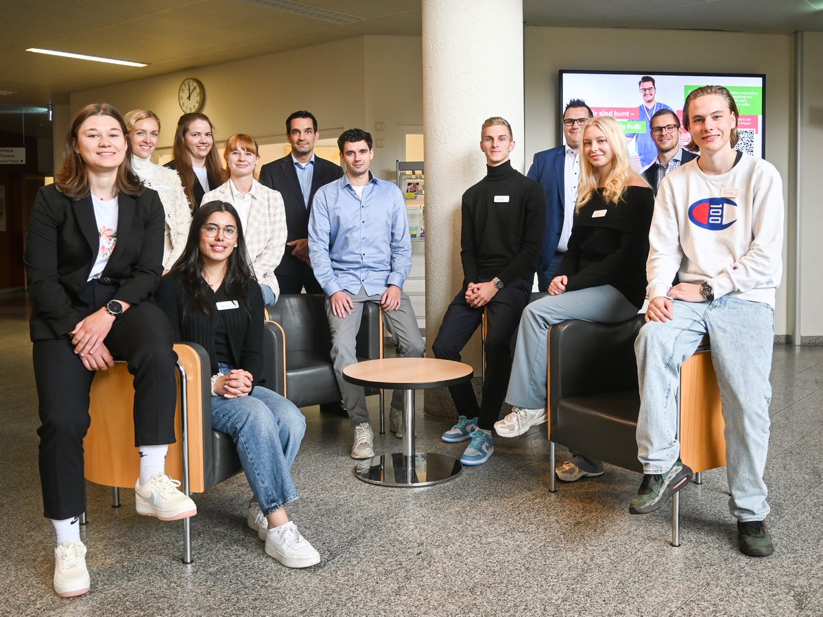 Heute haben wir unsere neuen Dualen Studierenden im Bereich #Gesundheitsmanagement in #Hünfeld willkommen geheißen! An den Standorten #Erfurt, #Wiesbaden, #Breisgau &amp; #Rottweil sind sie zum 01.10. gestartet. Herzlich willkommen! #DualesStudium #TeamFresenius #CommittedToLife