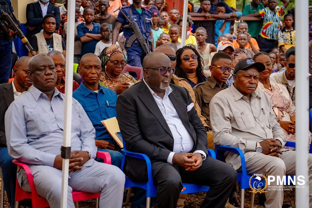 rkitsita's tweet image. #RDC: ça bouge du côté du grand #Kasï 
 PMNS : Remise officielle de 4 Établissements de Soins de Santé au Gouverneur du Kasaï Central

Le 28 septembre 2024, Dr Dominique Baabo, Coordonnateur de l’UG-PDSS, a remis quatre nouvelles infrastructures de santé au gouverneur de la