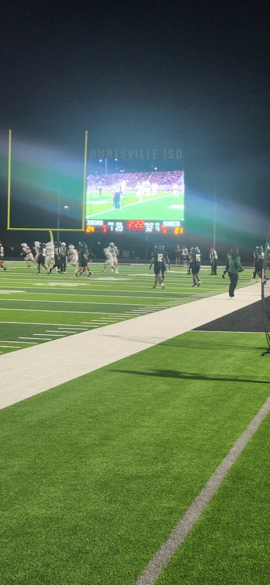 marcusdforney's tweet photo. It was a packed house in Hornet Stadium on Friday. Although the Hornets came up short to a good PNG team, they still played with grit, grind &amp; guts. Now its time to develop amnesia about the loss &amp; get ready to make a rebound this Friday! Go Hornets! ##WNU188 ##BUILDINGCHAMPIONS https://t.co/94BB15qriM