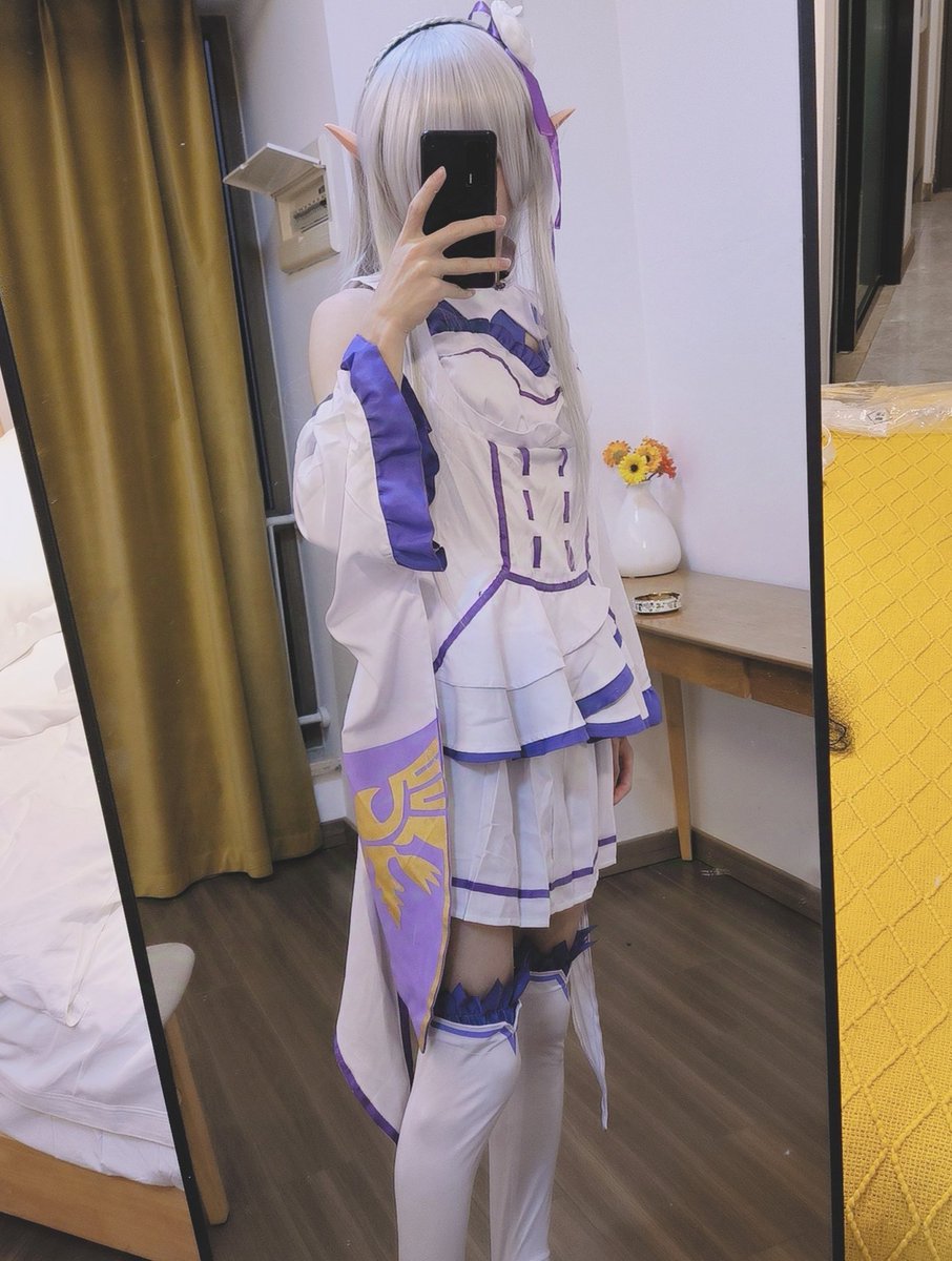 是你喜欢的艾米莉亚嘛♡～
#男娘 #伪娘 #cos #艾米莉亚