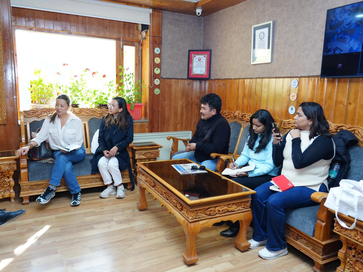 LAHDC_LEH's tweet photo. Hon’ble Chairman/CEC Adv. @tashi_gyalson ,LAHDC,Leh called upon a delegation from Live to Love International to discuss various initiatives aimed at addressing climate change in the region.

@DIPR_Leh  @LiveToLoveIntl https://t.co/5av1tfSXEs