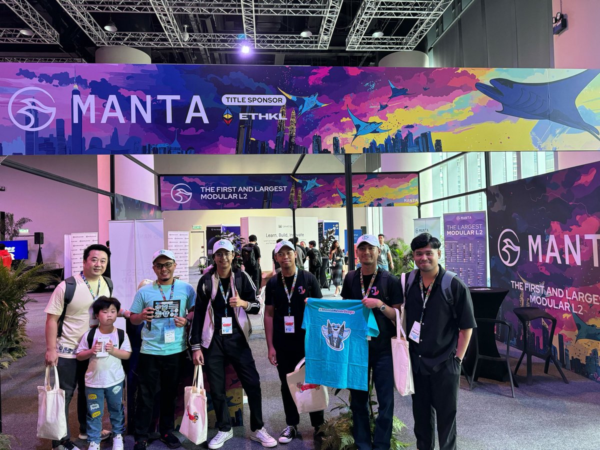 ajagbealexandra's tweet photo. 𝗘𝘃𝗲𝗻𝘁𝘀 𝗖𝗼𝗺𝗺𝘂𝗻𝗶𝘁𝘆

1⃣ @ETHKL1 Event in Kuala Lumpur

The #ETHKL event held in Malaysia 🇲🇾 with @MantaNetwork the Title sponsor of the event. 
@MantaNetwork's Co-Founder, @victorJi15 graced the event, speaking on Ethereum's Real adoption with Modular Blockchain

5/🪡 https://t.co/LPjsWXTvoV