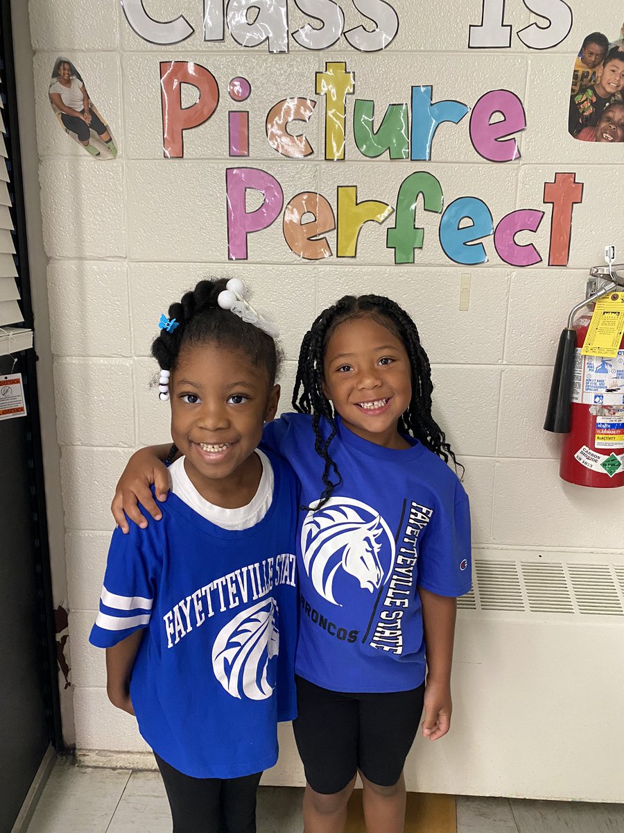 It’s college spirit week! Look at these pretty girls representing <a href="/FSUBroncos/">FSU Broncos</a> <a href="/HokeCoSchools/">Hoke County Schools</a> <a href="/Scurlockbears/">Scurlock Elementary School</a> #Kindergarten