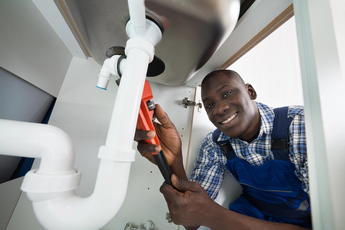 Talking to A French Plumber – French Plumbing Vocabulary
This guide will help you communicate with plumbers in France by providing essential plumbing vocabulary and common phrases in French. 
#learnfrench #frenchvocabulary #frenchphrases #everydayfrench

frenchtoday.com/blog/french-vo…