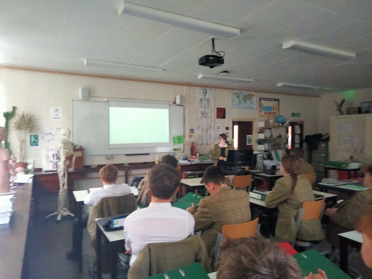 A range of excellent presentations on stem cell technology - potential uses &amp; ethics: Roman, Adam, Lewis &amp; Lizzy 🗣️