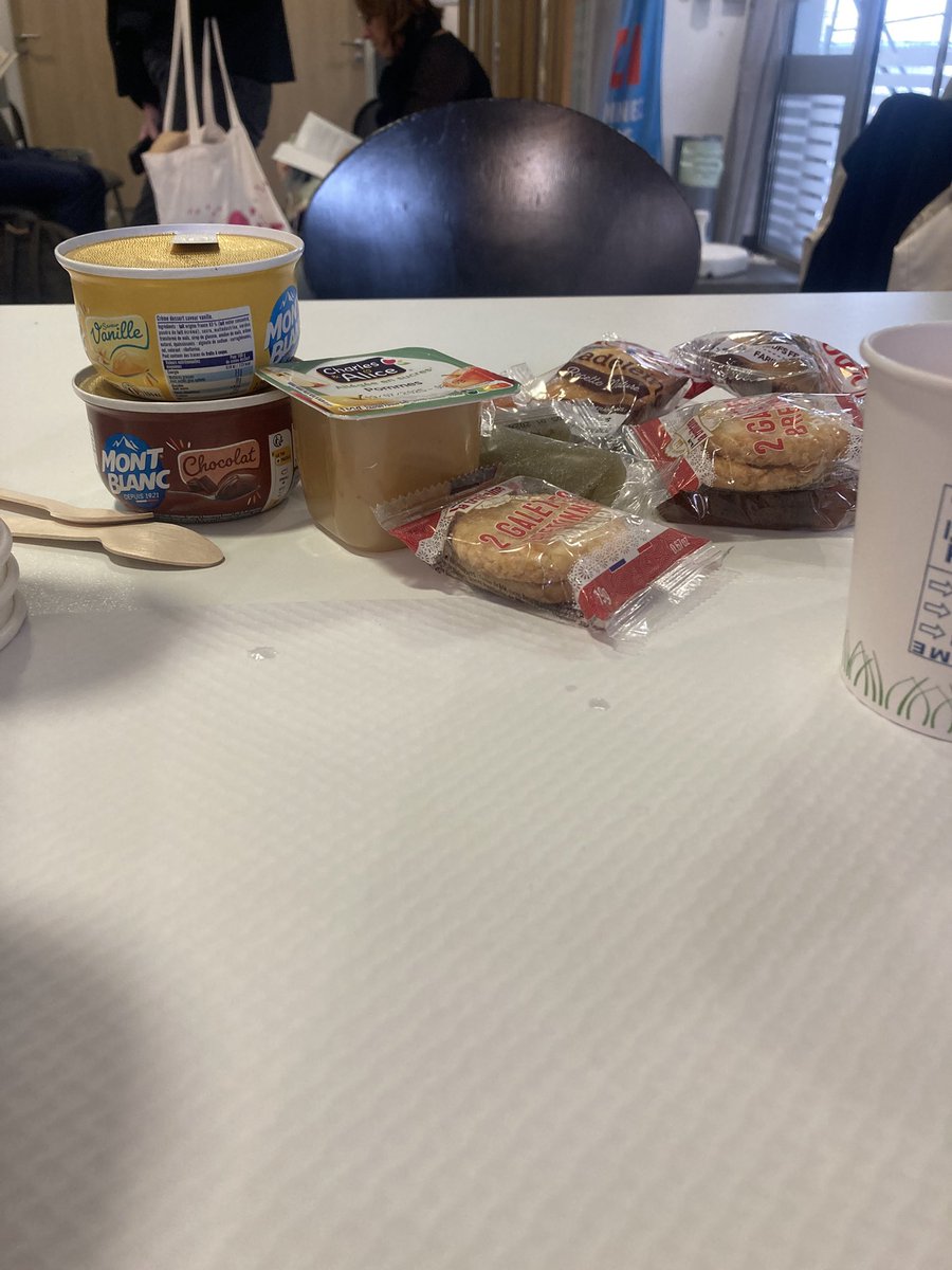 L'imbattable collation de l'<a href="/EFS_dondesang/">Établissement français du sang</a> , s'il vous fallait une raison de donner votre sang.