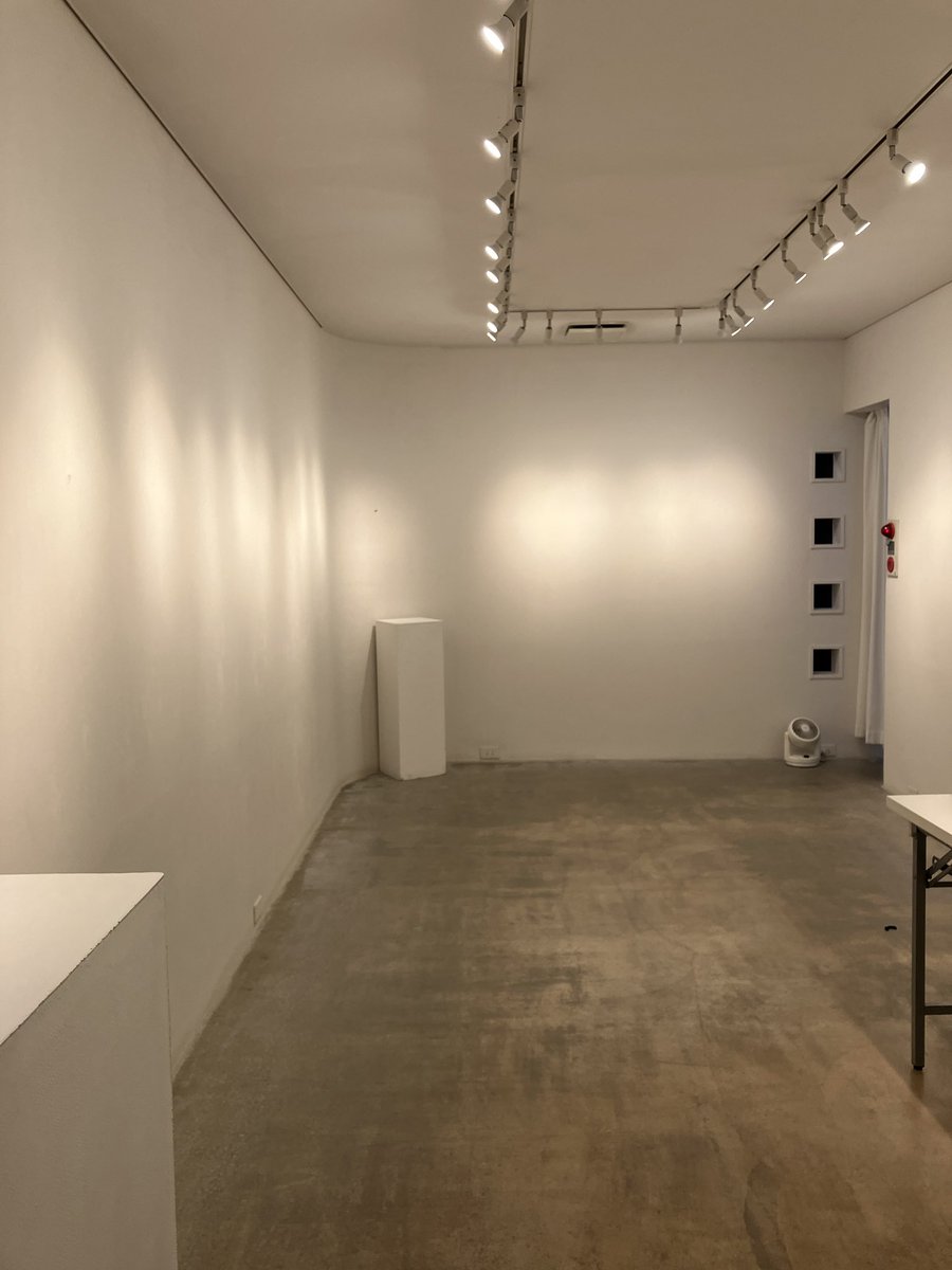 I ZONE SHOWCASE
無事に全日程終了いたしました。

久しぶりの展示参加でしたが、主催のリコさんをはじめメンバーのみなさん、イロリムラさんにも暖かく迎え入れていただきました。そして観てくださったお客さま、差し入れや感想ノートのメッセージにも心より感謝です。本当にありがとうございました！