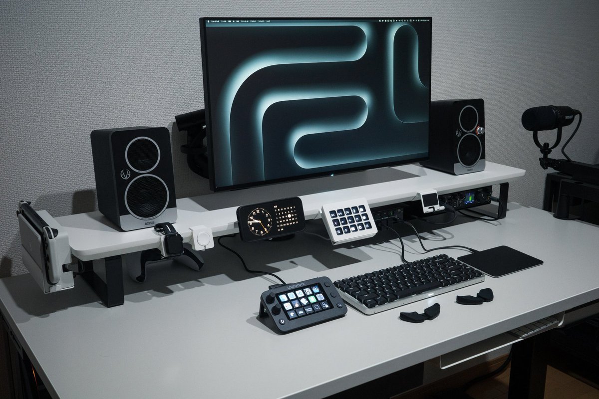 USER SETUP | DASHBOARD 天板裏に2本のレールを備えたデスクシェルフ