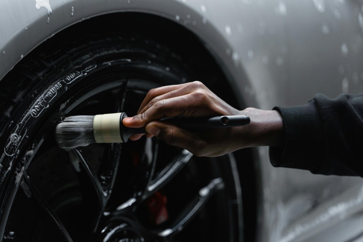 autocaregenius's tweet image. 🚗✨ Why rim care matters: Keep your wheels looking sharp, prevent corrosion, and avoid brake dust buildup. Regular rim care protects your investment and boosts performance! 🧼💧 #AutoCareGenius #RimCare #WheelMaintenance #ShinyRims