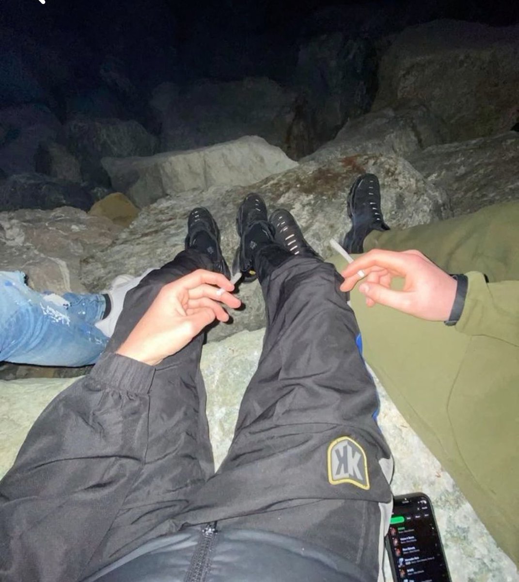 Master_Ilyas93's tweet photo. Posez avec les frr , qui me paye mes prochaine paire ? 🇩🇿💪🏼 #geldsklave #zahlschwein #cashmaster #kontofick #zahlsau #zahlsklave #findom
#paypig #geldherr #Alph https://t.co/3HMOGAY9Hs