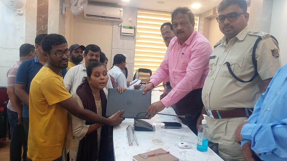 Rasmita Mohanty of Balarampur,R.N.Betara under Bhadrak Block having 100% disability on blindness has been provisioned a Laptop in presence of Collector and SP under Laptop Scheme for Visual Impaired students under SSEPD Department.She is a +3 Arts student of RW Univ,Bhubaneswar.