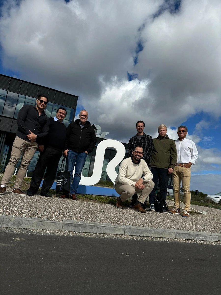 SmoothRobotics's tweet image. It was a pleasure welcoming our fantastic sales representatives from Latin America to our headquarters in Denmark! 🌍🎉 The visit was a great success as they got to meet our dedicated team, tour the offices and participate in valuable training sessions! 🤖✨