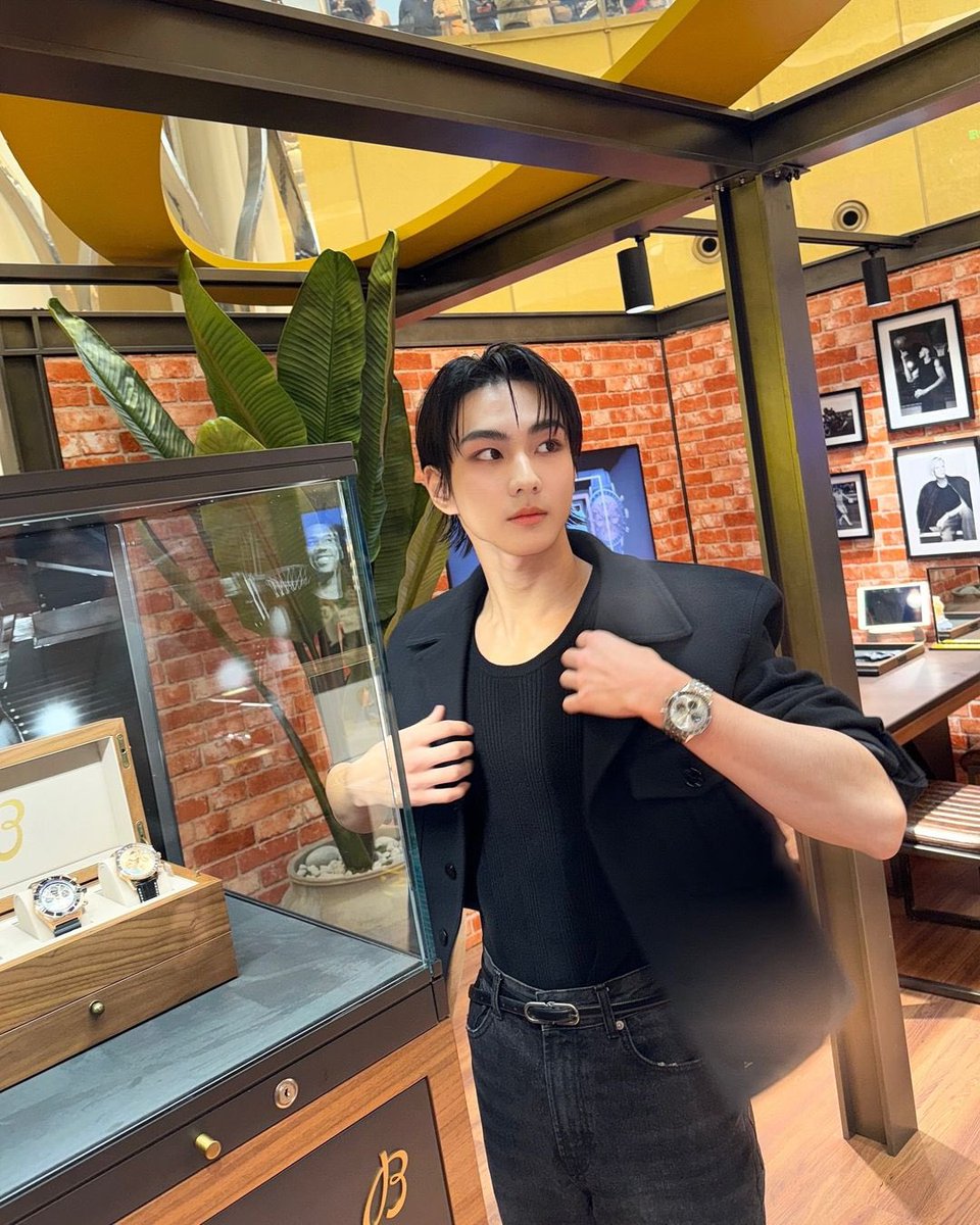 enhypenupdates's tweet photo. (2/2)

@ENHYPEN_members @ENHYPEN #ENHYPEN #엔하이픈 #JUNGWON #정원 https://t.co/Bcn6w3GRXl