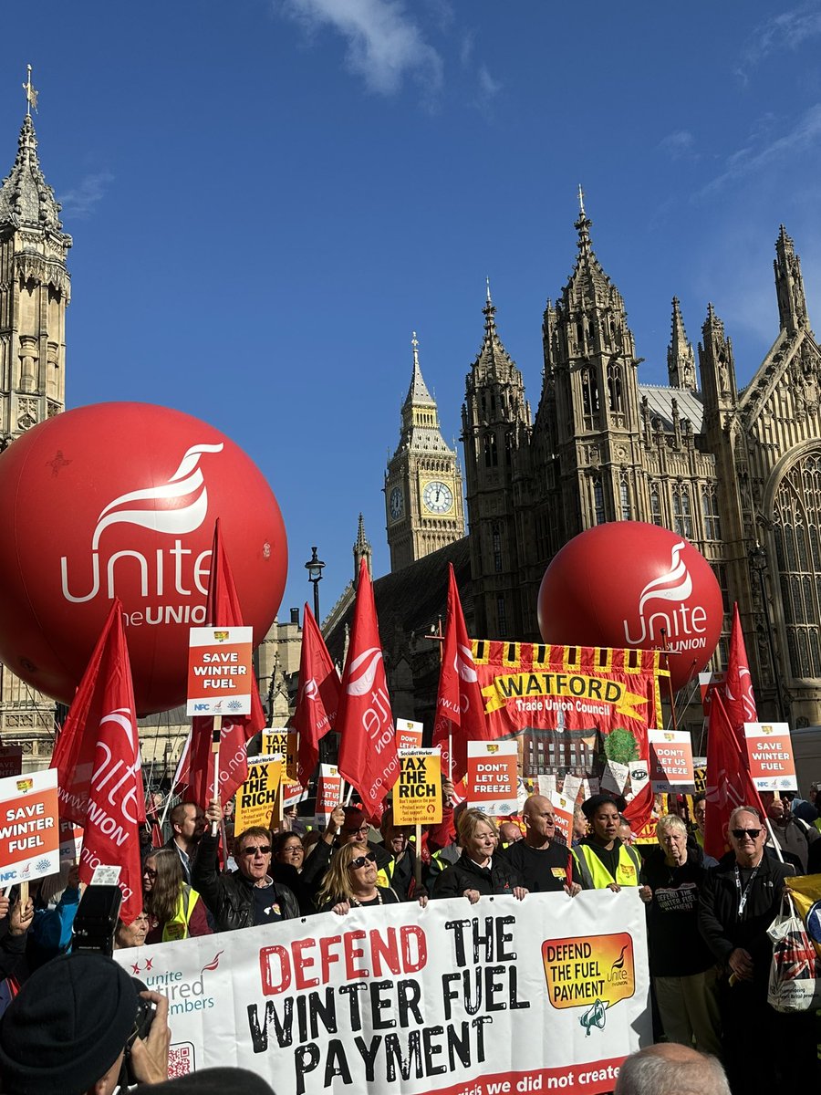 CivilCspa's tweet photo. CSPA members supporting the protest against the withdrawal of the #WinterFuelAllowance at the House of Commons today. General Secretary Sally Tsoukaris spoke at the rally about the hardship facing millions of #pensioners this winter https://t.co/IyDn5XOGKE https://t.co/nxgkwzLWcr
