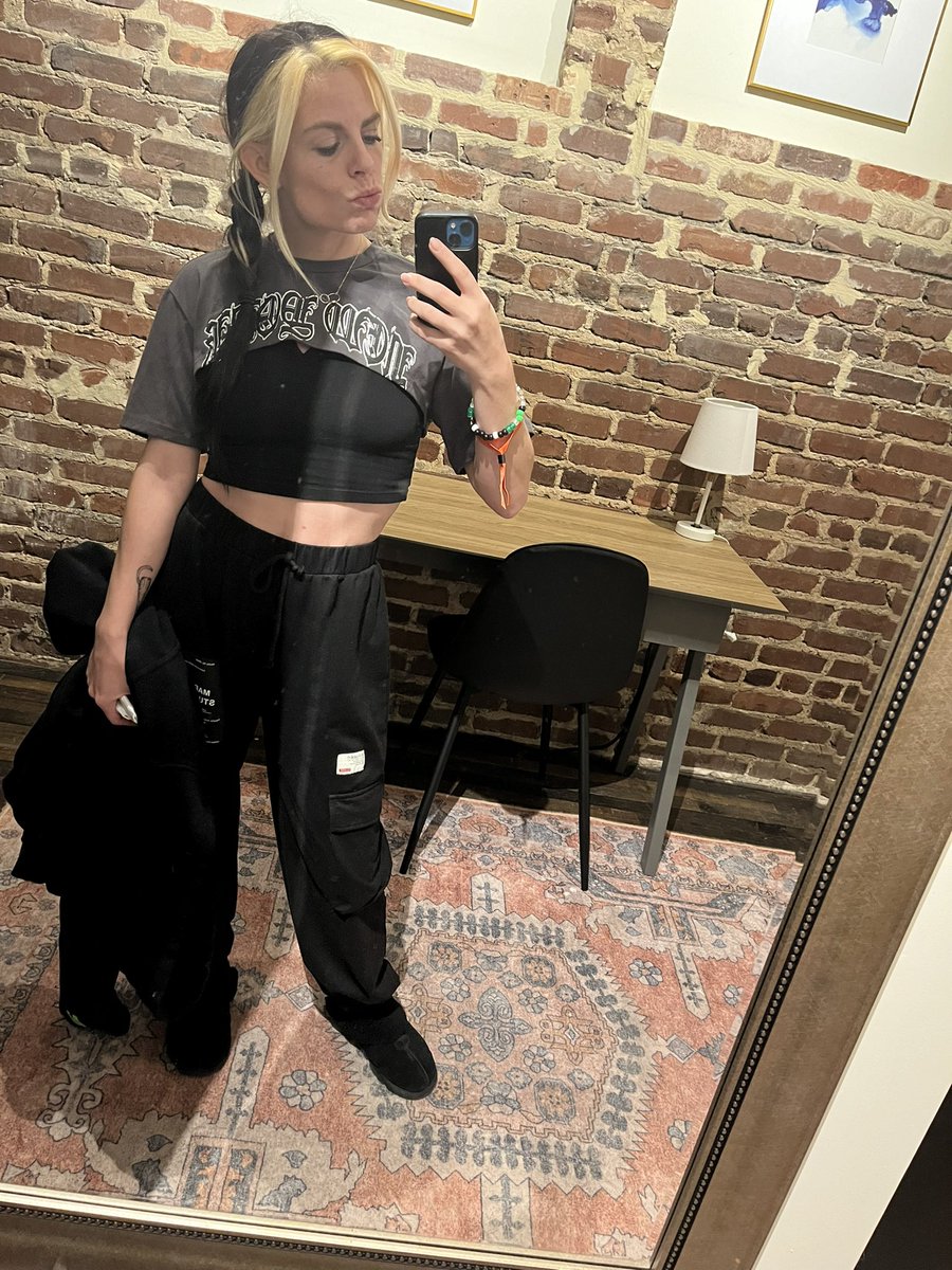 SnixSnacks_23's tweet image. Until next time @DreamHackNA 
Get home safely everyone!!
SnackPack is outta hereee💚
Thank you for the invite I love you guys and @KickStreaming so much 
#DreamHack #pickkick