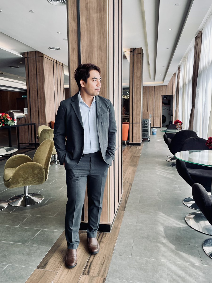 IzzyWafi's tweet image. #MenAtWork