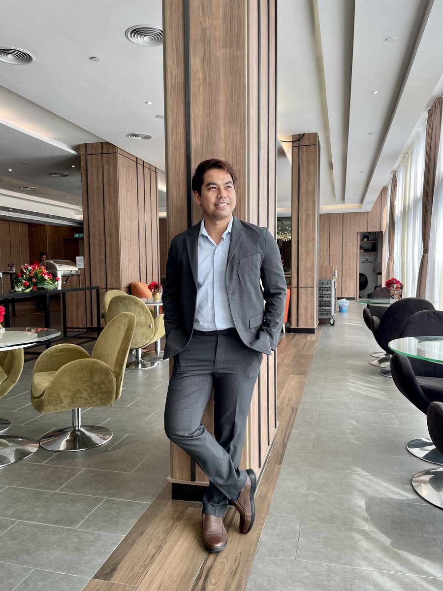 IzzyWafi's tweet image. #MenAtWork