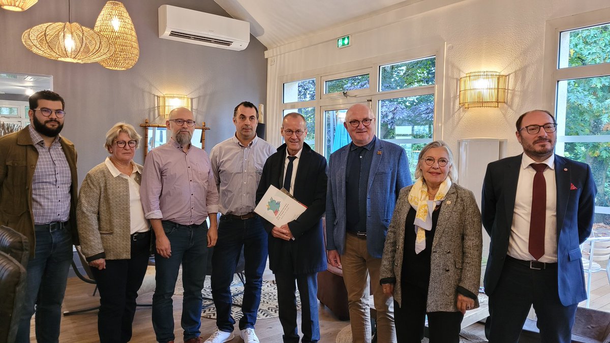 EDT Pays de la Loire (@edt_pdl) on Twitter photo Rencontre avec les député(e)s et sénateurs du <a href="/Maine_et_Loire/">Département Maine-et-Loire</a>, à l'écoute des problématiques et propositions des #ETARF, pour soutenir l'emploi rural et la dynamique économique locale
#RéseauEDT Rencontre avec les député(e)s et sénateurs du <a href="/Maine_et_Loire/">Département Maine-et-Loire</a>, à l'écoute des problématiques et propositions des #ETARF, pour soutenir l'emploi rural et la dynamique économique locale
#RéseauEDT