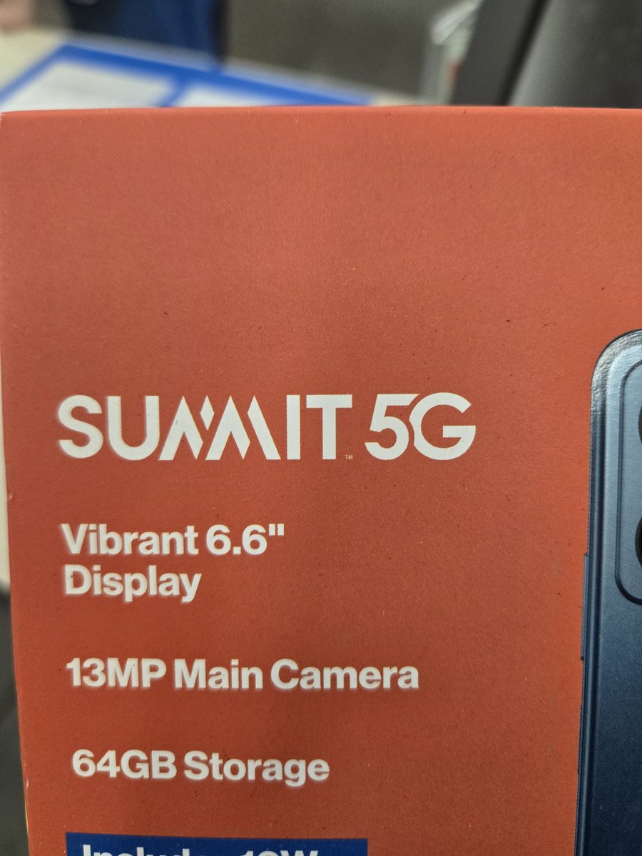 SaxManKyle's tweet photo. I didn't know you got an upgrade @summit1g https://t.co/T0MHKNd7uv