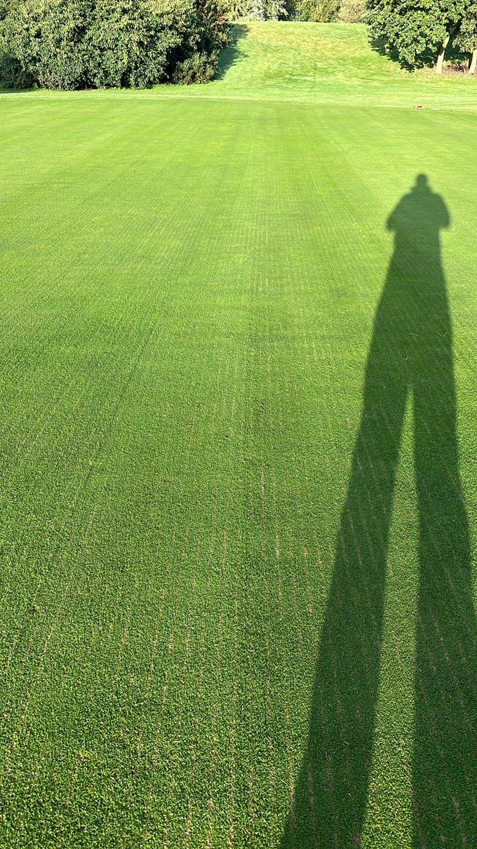 HurlstonHallGc's tweet photo. Greens recovering well after greens renovations last week, cut and roll this morning doing a nice job 🌱 https://t.co/wVT4Ip2Rn1