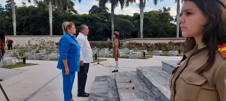 DeivyPrezMartn1's tweet photo. Presidió @RamnMonte1 
Miembro del Secretariado del Comité Central del @PartidoPCC el homenaje a los combatientes del #FrenteNorteDeLasVillas en #Yaguajay de #SanctiSpíritusEnMarcha https://t.co/Pw5gDeIBGt