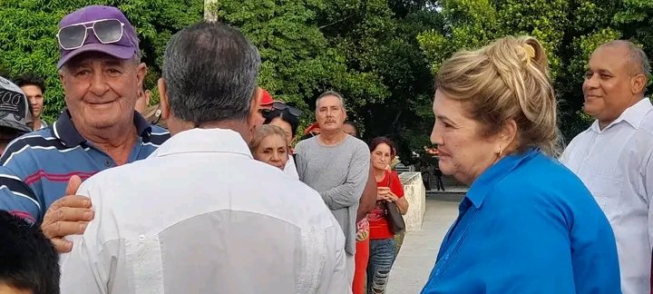 Deivy Pérez Martín (@deivyprezmartn1) on Twitter photo Presidió <a href="/RamnMonte1/">José Ramón Monteagudo Ruiz</a>
Miembro del Secretariado del Comité Central del <a href="/PartidoPCC/">Partido Comunista de Cuba</a> el homenaje a los combatientes del #FrenteNorteDeLasVillas en #Yaguajay de #SanctiSpíritusEnMarcha Presidió <a href="/RamnMonte1/">José Ramón Monteagudo Ruiz</a>
Miembro del Secretariado del Comité Central del <a href="/PartidoPCC/">Partido Comunista de Cuba</a> el homenaje a los combatientes del #FrenteNorteDeLasVillas en #Yaguajay de #SanctiSpíritusEnMarcha
