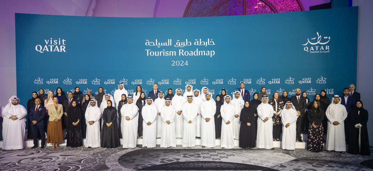 MBA_AlThani_'s tweet photo. نسعى من خلال إطلاق خارطة السياحة إلى استثمار إمكانياتنا وقدراتنا لتحقيق نمو أكبر في أعداد السيّاح، مما يعزز تنوع اقتصادنا الوطني. كما أفخر بفريق العمل من الكفاءات القطرية، الذين قدموا اليوم نموذجاً مشرفاً للشباب الواعد، والقادر على قيادة المستقبل بثقة وكفاءة. https://t.co/MIYb1TdEeU