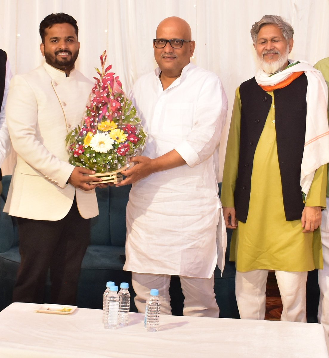 उत्तरप्रदेश कांग्रेस कमेटी के अध्यक्ष श्री <a href="/kashikirai/">Ajay Rai🇮🇳</a>  जी को जन्मदिन की मंगल शुभकामनाएं।

मैं ईश्वर से आपके अच्छे स्वास्थ्य एवं उज्ज्वल भविष्य की कामना करता हूँ।