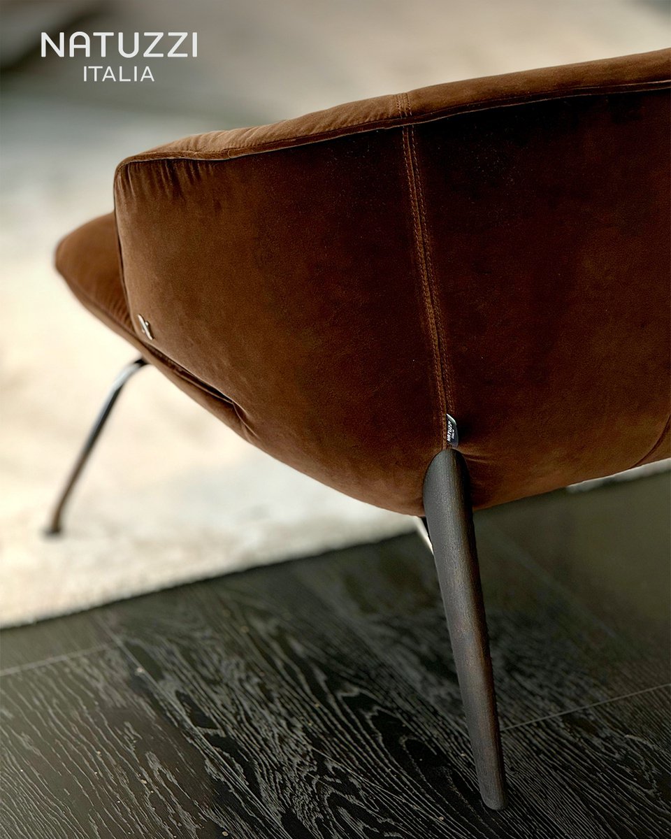 Natuzziuae's tweet photo. Sit back in style with the Penelope Chair from Natuzzi Italia.
A luxurious blend of modern design and plush comfort awaits.

#Natuzzi #NatuzziItalia #NatuzziUAE #InteriorDesign #Dubai #UAE https://t.co/VYSJkrZO2G