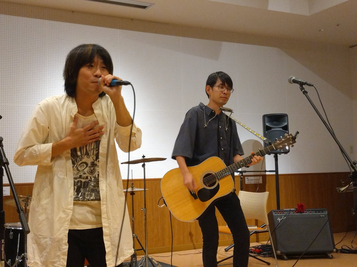 RightsRing's tweet photo. 青春の1ページライブFINAL

Right'sセットリスト

1.青春の1ページ
2.陽はまた昇る（ゆず）
3.地下街（ゆず）
4.カスガイ
5.ここから https://t.co/MbGSKsMw6W