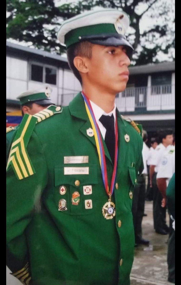 FranklinCalderC's tweet photo. Sr. Fiscal @KarimKhanQC cuantas muertes, detenciones arbitrarias, torturas y crímenes de lesa humanidad, deben seguir ocurriendo en Venezuela para que usted actúe?
Mi amado hijo Franklin suma 1325 días SECUESTRADO por el Régimen.
No más!!!
@CorteIDH
#LibertadParaFranklinCaldera https://t.co/naKnP22cWK