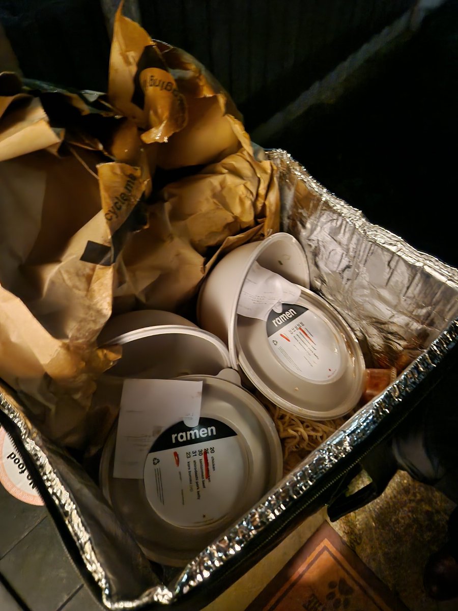 Appalling service from <a href="/Deliveroo/">Deliveroo</a> last night. All our food emptied into drivers bag, and despite <a href="/wagamama_uk/">wagamama uk</a> in Basildon being so helpful in remaking the food, <a href="/Deliveroo/">Deliveroo</a> wouldn't send another driver!!! Wish they used <a href="/UberEats/">Uber Eats</a> 🤔