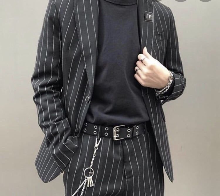 Shuichi’s dressed up and is waiting on his date! He really hopes he impresses them, since he’s been awaiting this moment for a long time.

He even left his hat at home in a moment of confidence.